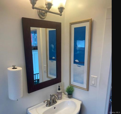 919 Evergreen Walk, Ocean Beach, NY 11770
