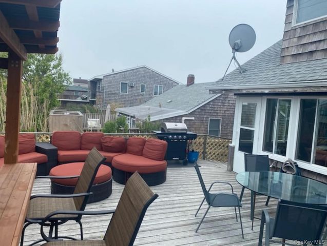 919 Evergreen Walk, Ocean Beach, NY 11770