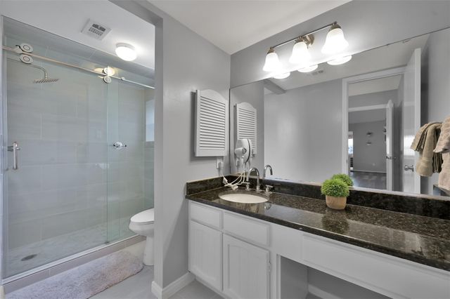 124 April Point N, Montgomery, TX 77356