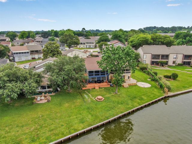 124 April Point N, Montgomery, TX 77356