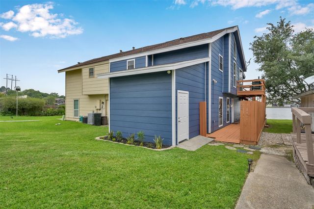 124 April Point N, Montgomery, TX 77356