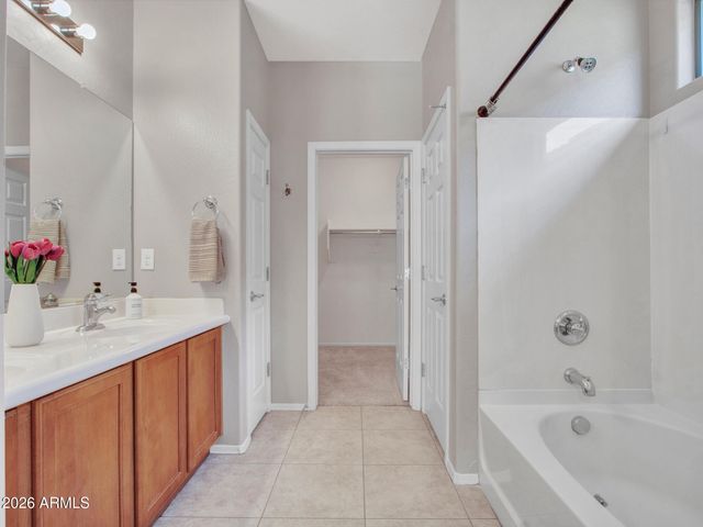 3825 W DESERT CREEK Lane, Phoenix, AZ 85086