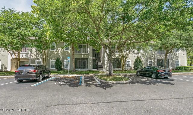 6075 MAGGIES Circle 103, Jacksonville, FL 32244