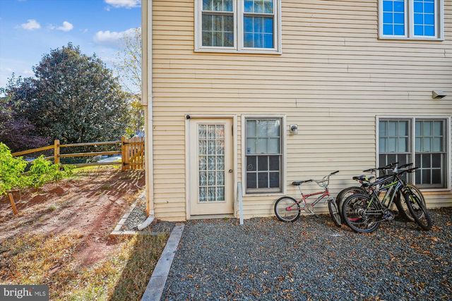 20672 FAIRWATER PL, Sterling, VA 20165