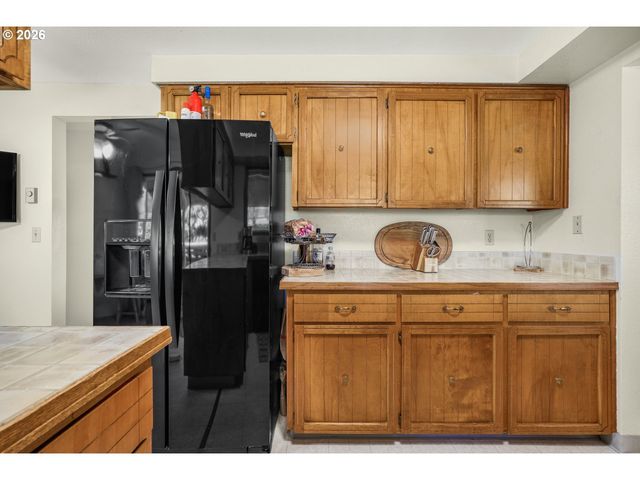 470 Nw BELLA VISTA Dr, Gresham, OR 97030