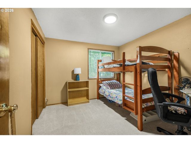 470 Nw BELLA VISTA Dr, Gresham, OR 97030