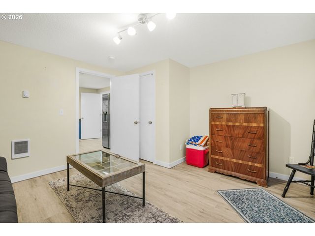 470 Nw BELLA VISTA Dr, Gresham, OR 97030