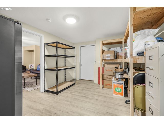 470 Nw BELLA VISTA Dr, Gresham, OR 97030