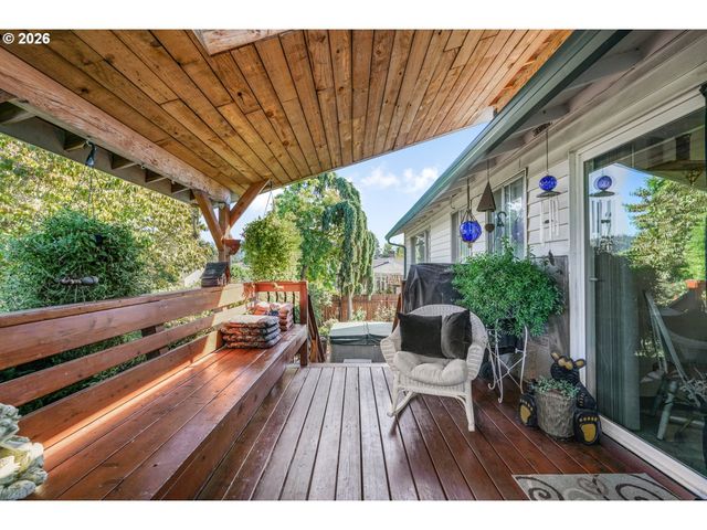 470 Nw BELLA VISTA Dr, Gresham, OR 97030