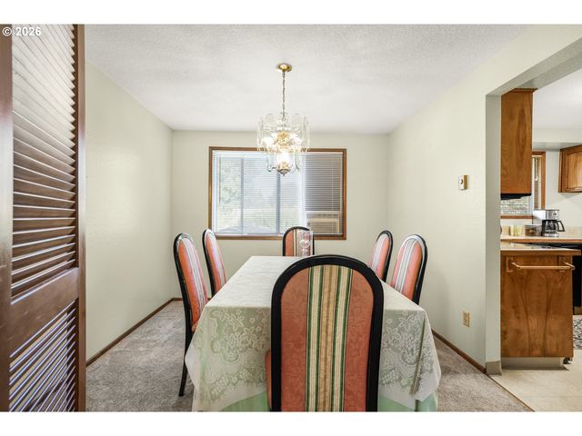 470 Nw BELLA VISTA Dr, Gresham, OR 97030
