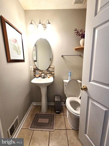 5022 FINSBURY, Rosedale, MD 21237