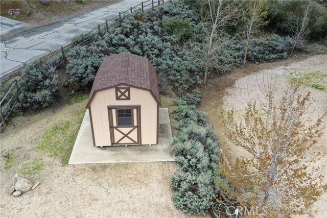 24281 Jacaranda Drive, Tehachapi, CA 93561