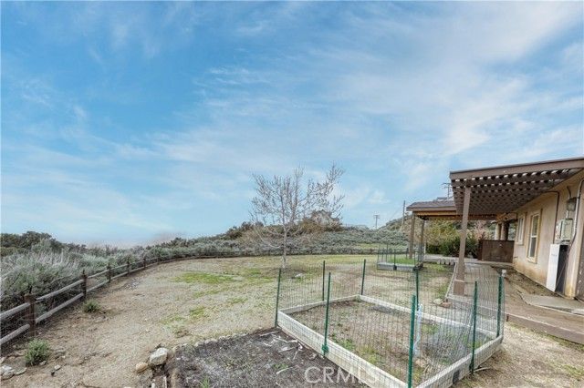 24281 Jacaranda Drive, Tehachapi, CA 93561