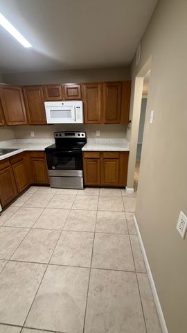 475 SE 8th Street 220, Deerfield Beach, FL 33441