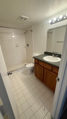 475 SE 8th Street 220, Deerfield Beach, FL 33441