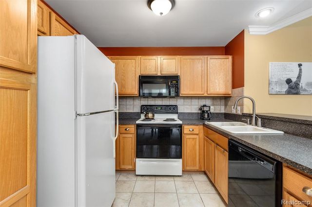 51745 Adler Park Drive, Chesterfield, MI 48051