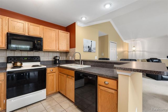 51745 Adler Park Drive, Chesterfield, MI 48051