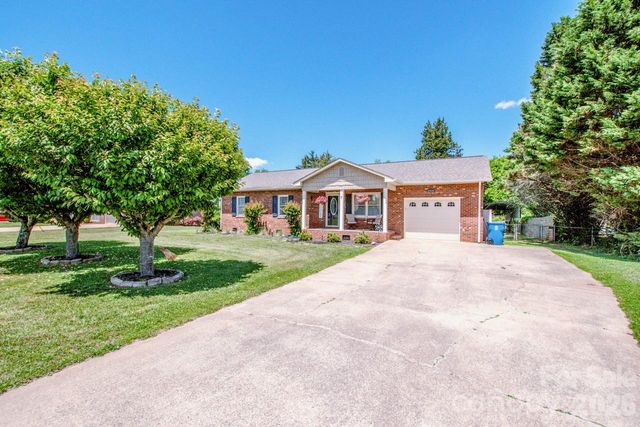 2426 Ashford Drive, Newton, NC 28658