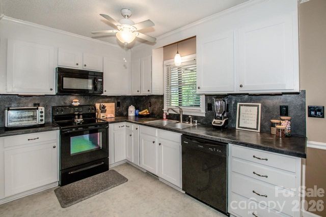 2426 Ashford Drive, Newton, NC 28658