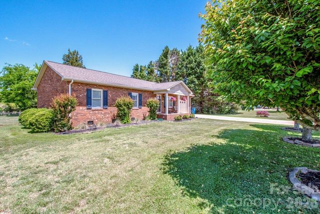 2426 Ashford Drive, Newton, NC 28658