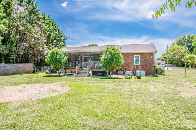 2426 Ashford Drive, Newton, NC 28658