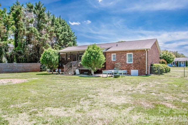 2426 Ashford Drive, Newton, NC 28658