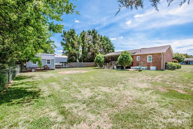 2426 Ashford Drive, Newton, NC 28658