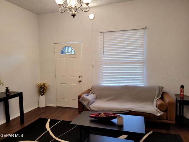 806 MUNDY Drive 1, El Paso, TX 79902