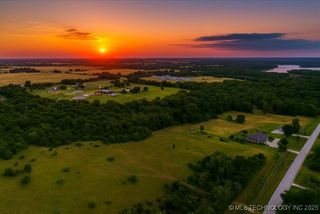 14 S 270 Road, Wagoner, OK 74467