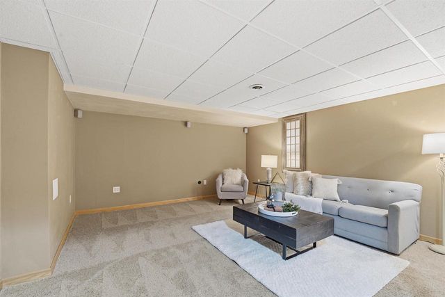 N194 EASTOWNE LANE, Appleton, WI 54915