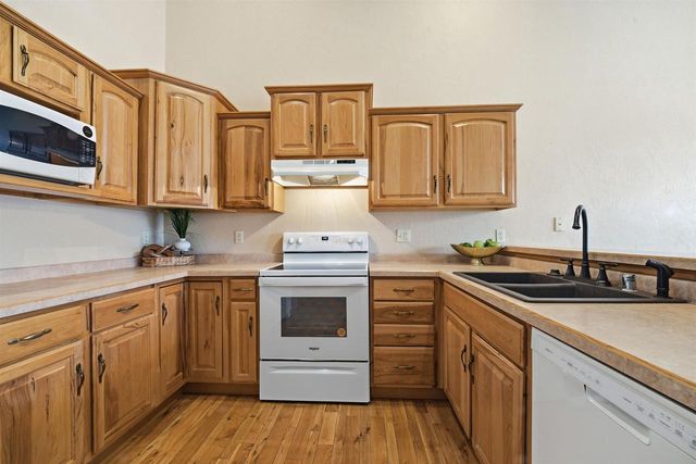 N194 EASTOWNE LANE, Appleton, WI 54915