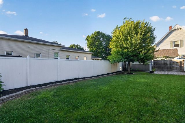 125 E Lincoln Street, Grand Ledge, MI 48837
