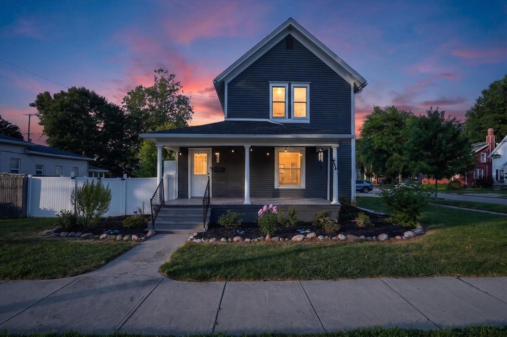 125 E Lincoln Street, Grand Ledge, MI 48837