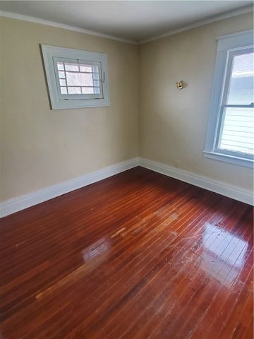 566 Lexington Avenue, Rochester, NY 14613
