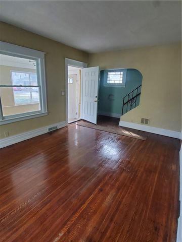 566 Lexington Avenue, Rochester, NY 14613