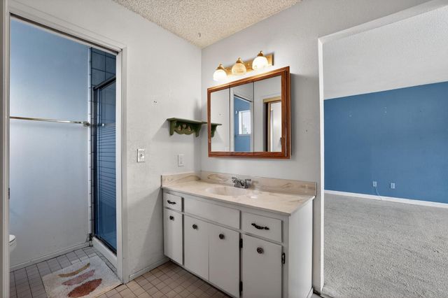 8260 E Granite Dr, Granite Bay, CA 95746