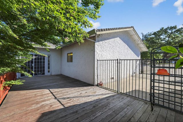 8260 E Granite Dr, Granite Bay, CA 95746