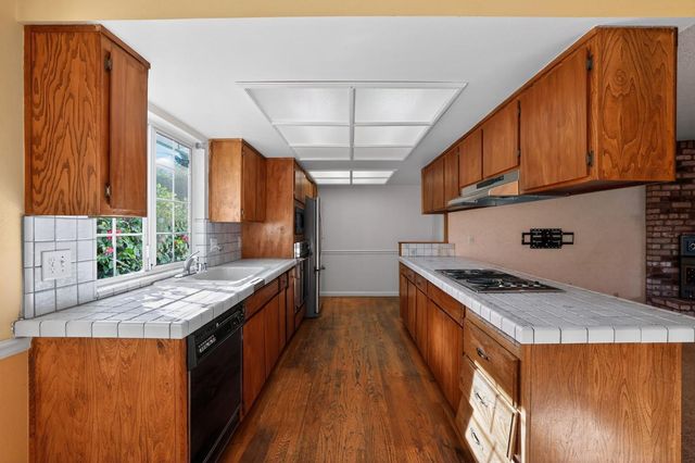 8260 E Granite Dr, Granite Bay, CA 95746