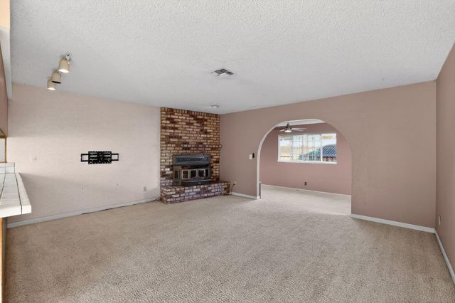 8260 E Granite Dr, Granite Bay, CA 95746