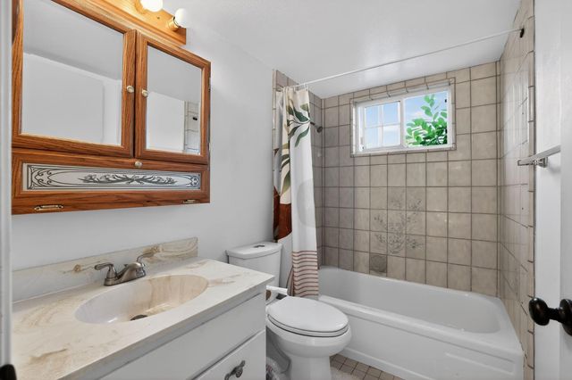 8260 E Granite Dr, Granite Bay, CA 95746