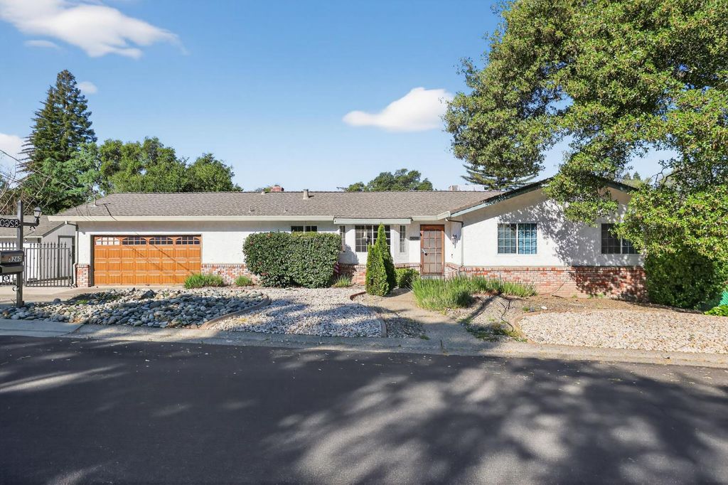 8260 E Granite Dr, Granite Bay, CA 95746