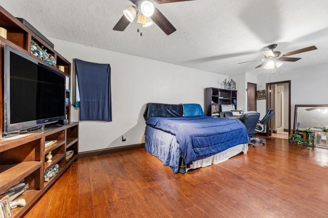 1034 Royal Oak Drive, Dickinson, TX 77539