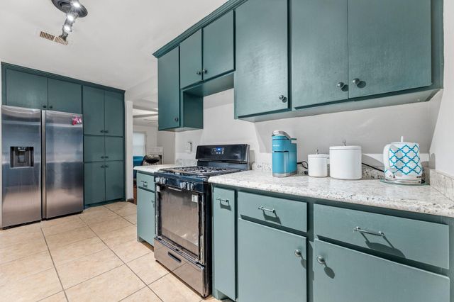 1034 Royal Oak Drive, Dickinson, TX 77539