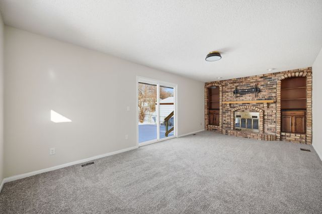 4128 E 27th Street, Des Moines, IA 50317