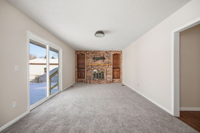 4128 E 27th Street, Des Moines, IA 50317