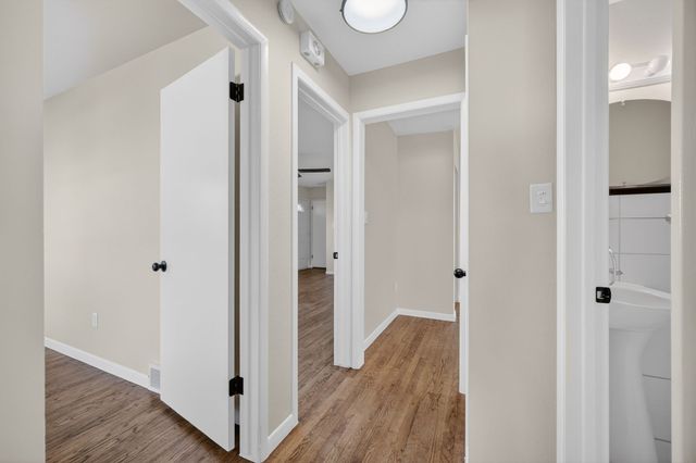 4128 E 27th Street, Des Moines, IA 50317