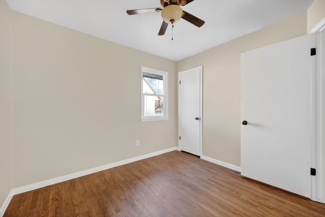 4128 E 27th Street, Des Moines, IA 50317