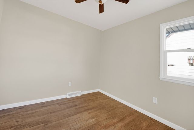 4128 E 27th Street, Des Moines, IA 50317