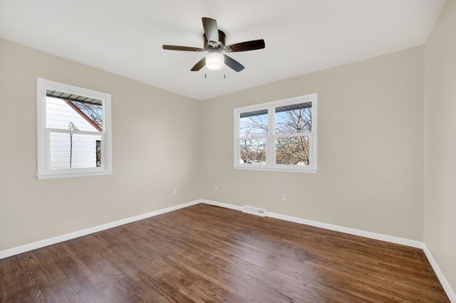 4128 E 27th Street, Des Moines, IA 50317