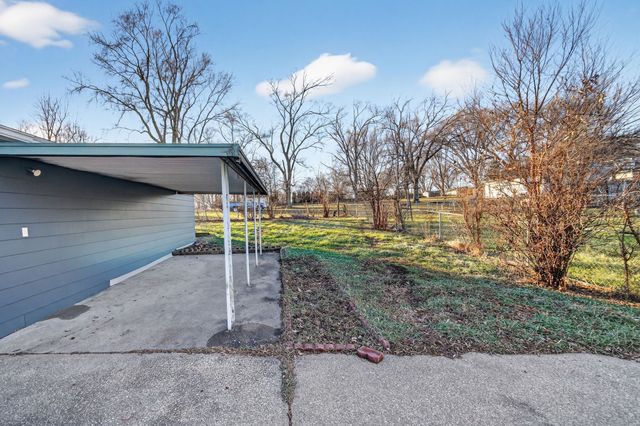 4128 E 27th Street, Des Moines, IA 50317